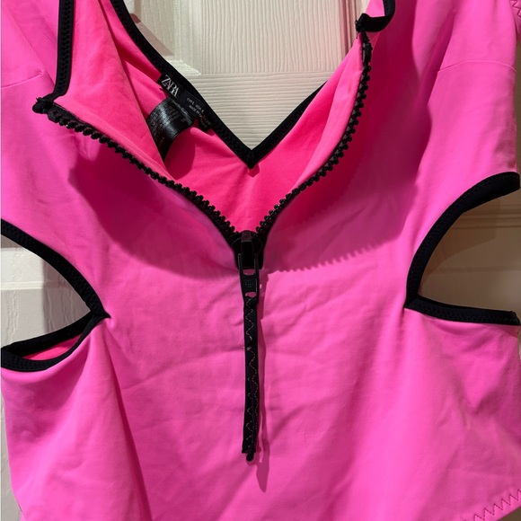 Retro Zara Pink Cutout Swimsuit - Picture 4 of 8